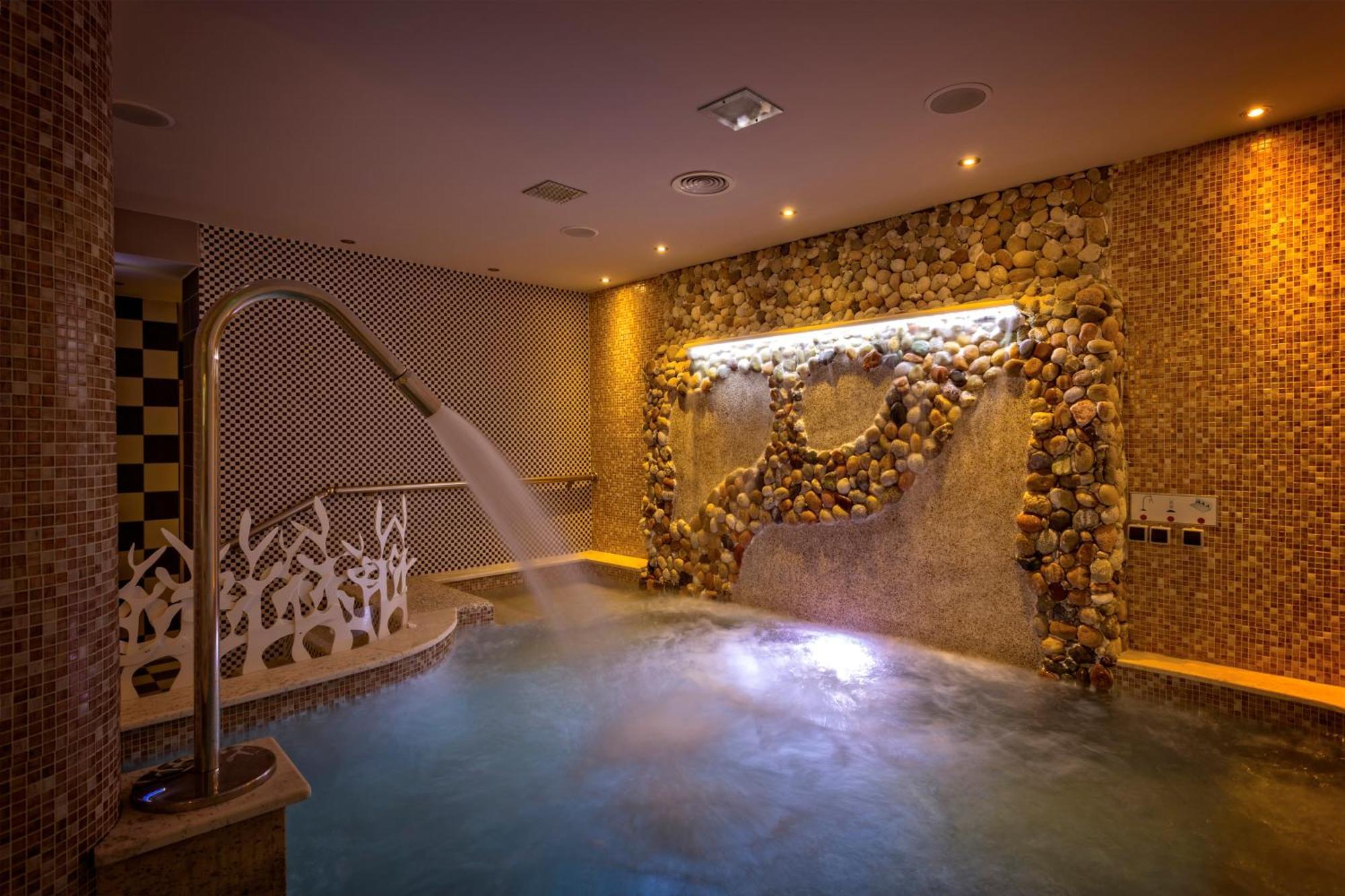 Lagomandra Hotel And Spa Exteriér fotografie